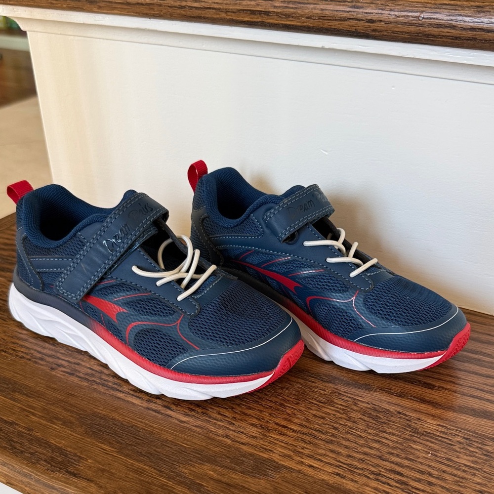 Dream Pairs Kids Navy and Red Athletic Shoes